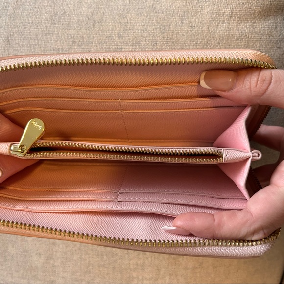 Pink wallet - Picture 2 of 2